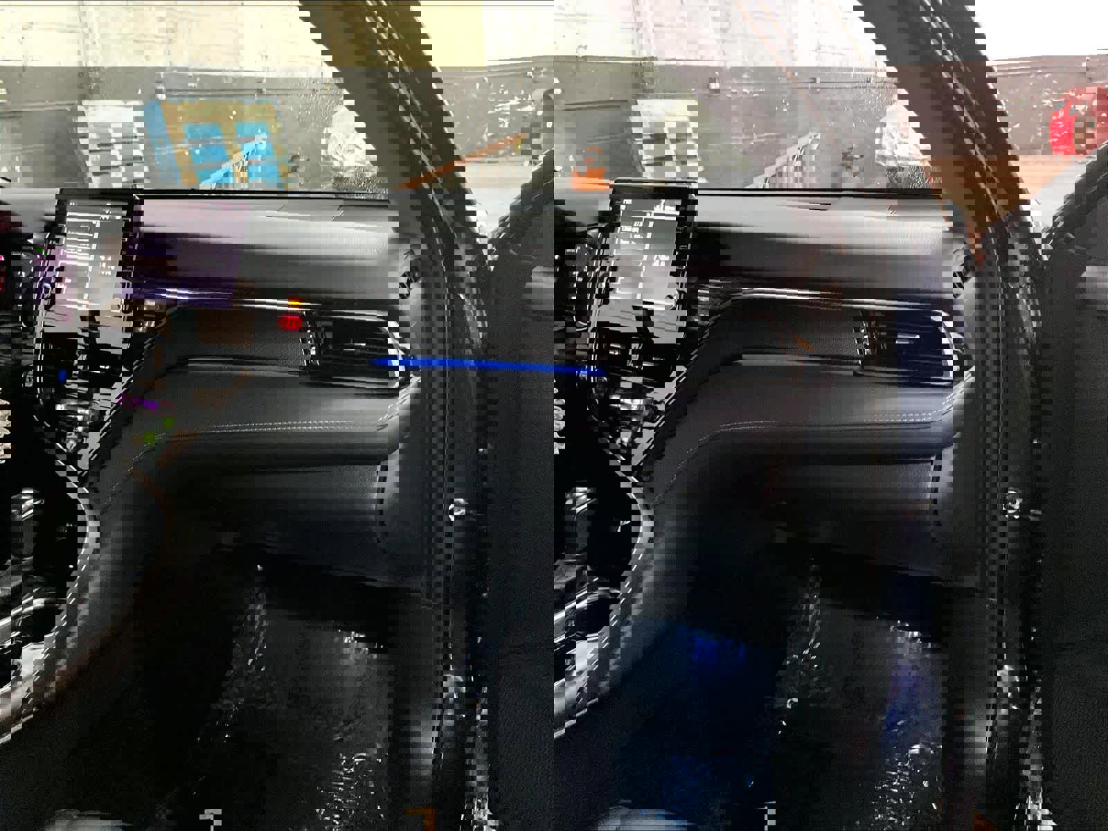 Used 2022 Toyota Camry XSE FWD image 17