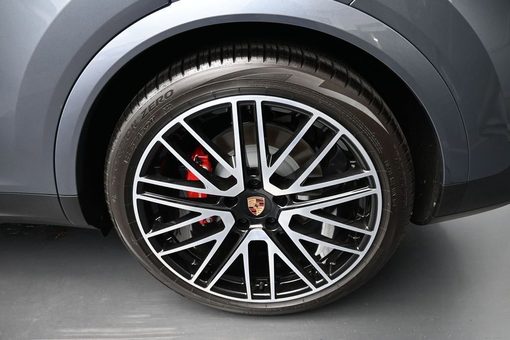 Certified 2026 Porsche Cayenne S AWD/4WD image 9