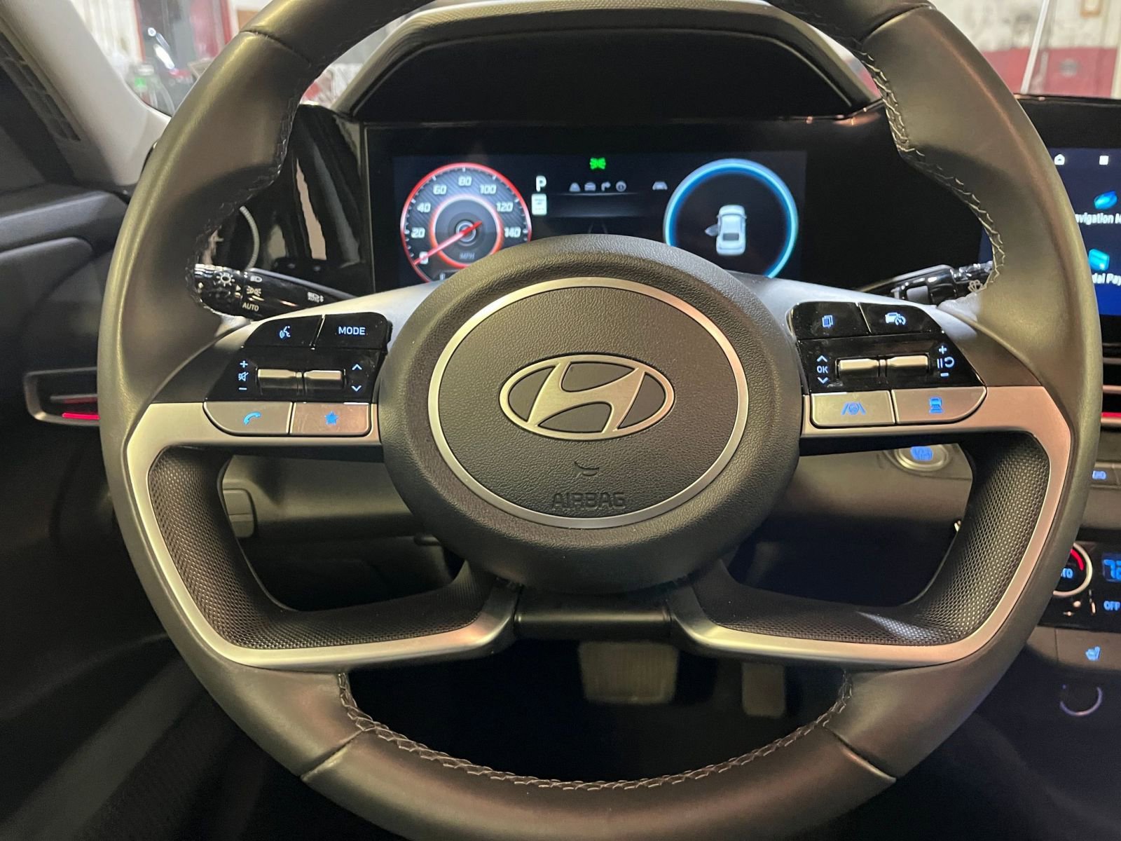 Used 2025 Hyundai Elantra SEL image 27