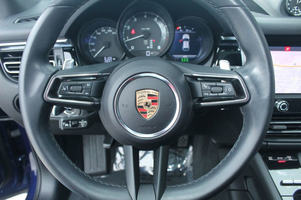 Certified 2024 Porsche Macan image 19