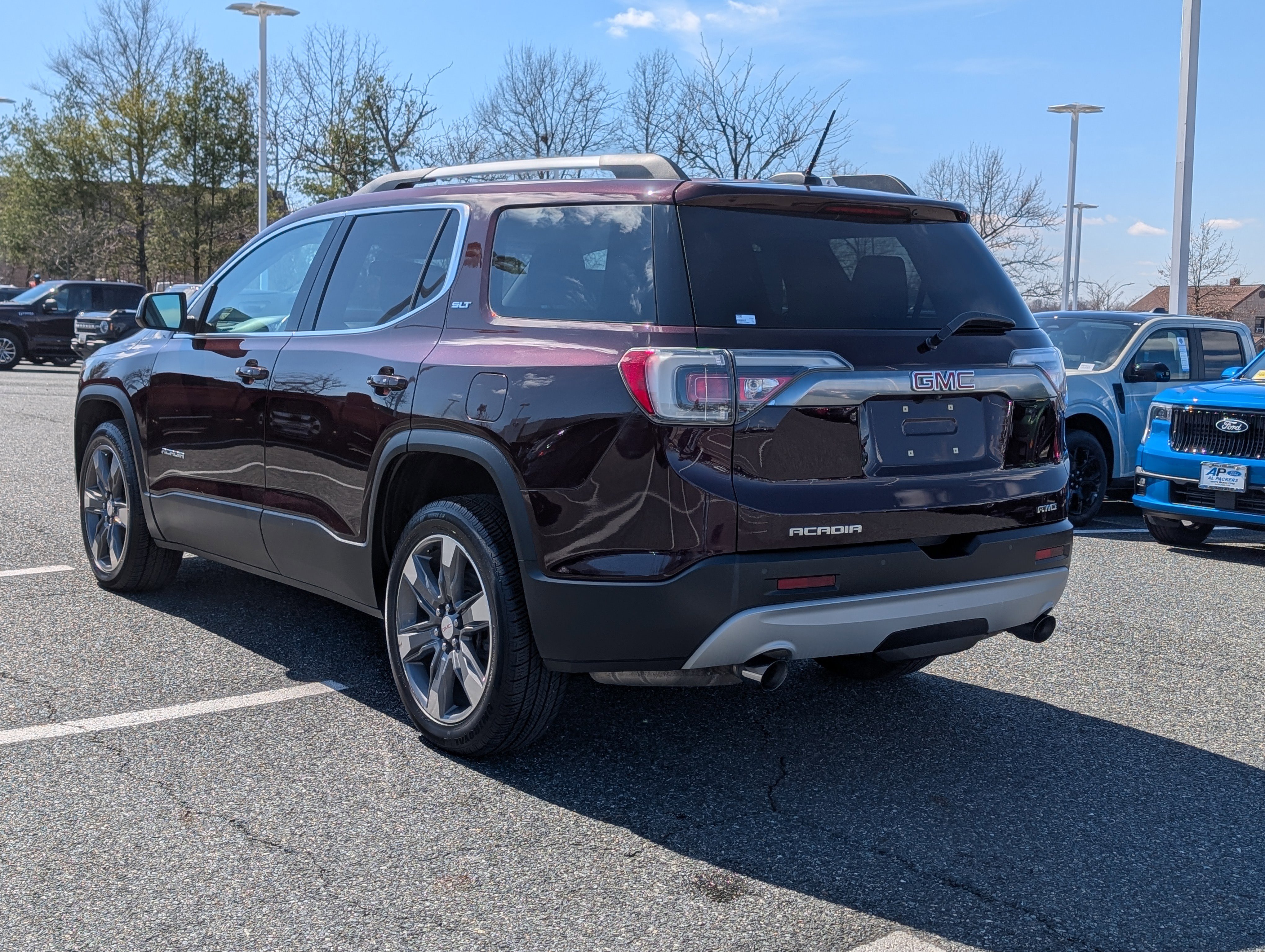 Used 2018 GMC Acadia SLT w/ LPO, Black Accent Package image 5