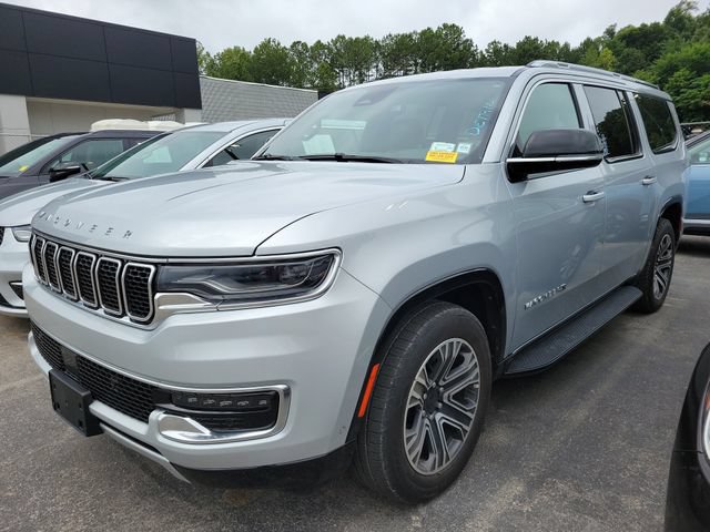 Used 2024 Jeep Wagoneer L Series II w/ Flexible Seating Group AWD/4WD image 3