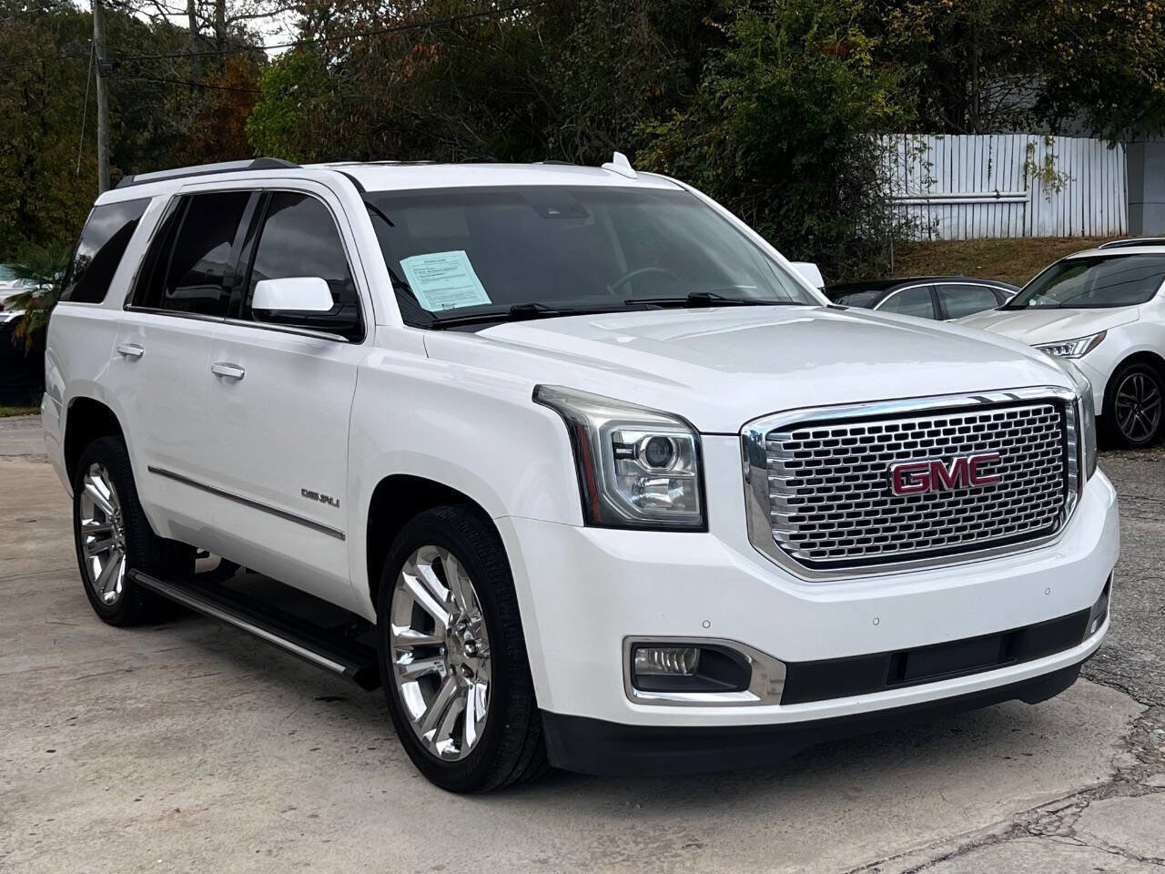 Used 2015 GMC Yukon Denali w/ Premium Package image 9