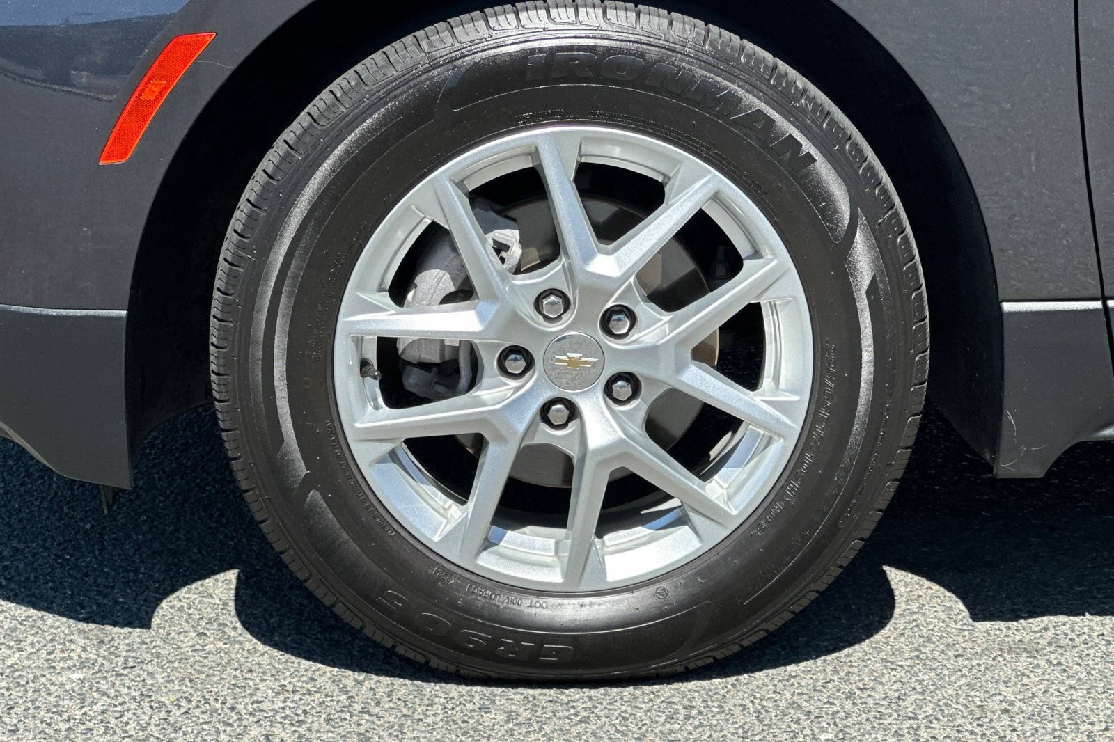 Used 2023 Chevrolet Equinox LT FWD image 26