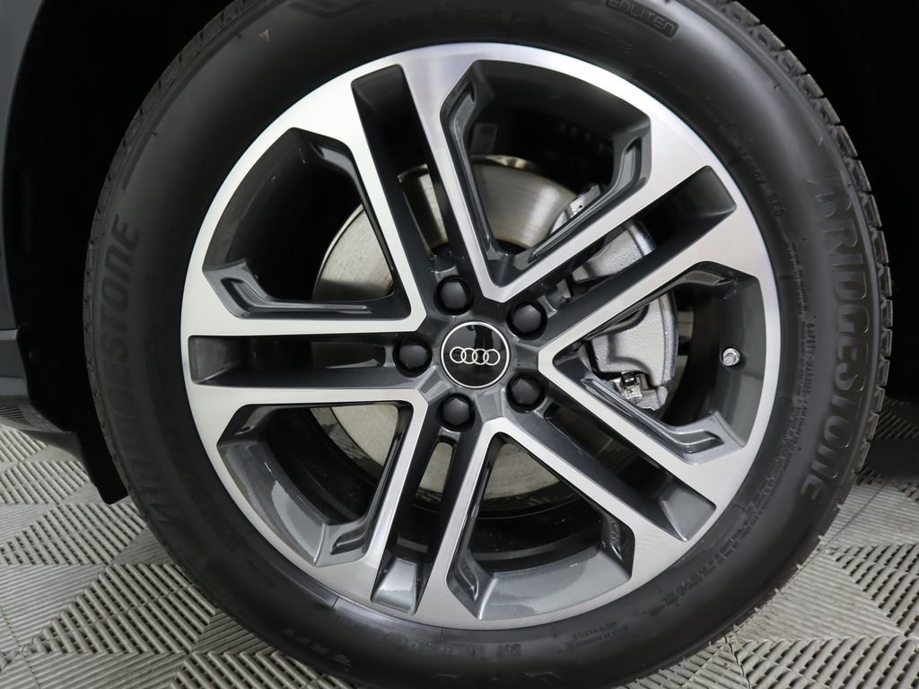 Used 2025 Audi Q5 Premium w/ Premium Plus AWD/4WD image 33