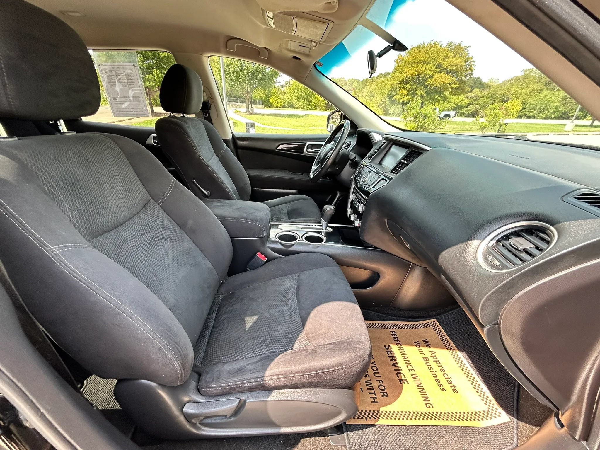 Used 2014 Nissan Pathfinder SV w/ Trailer Tow Package FWD image 18