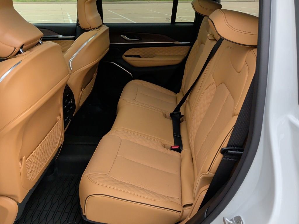 New 2025 Jeep Grand Cherokee Summit image 45