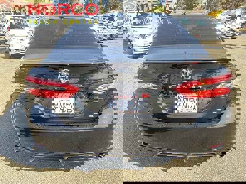 Used 2020 Toyota Camry SE image 7