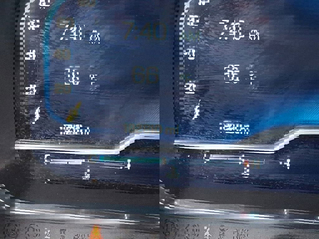 Used 2022 Chevrolet Suburban LT AWD/4WD image 18