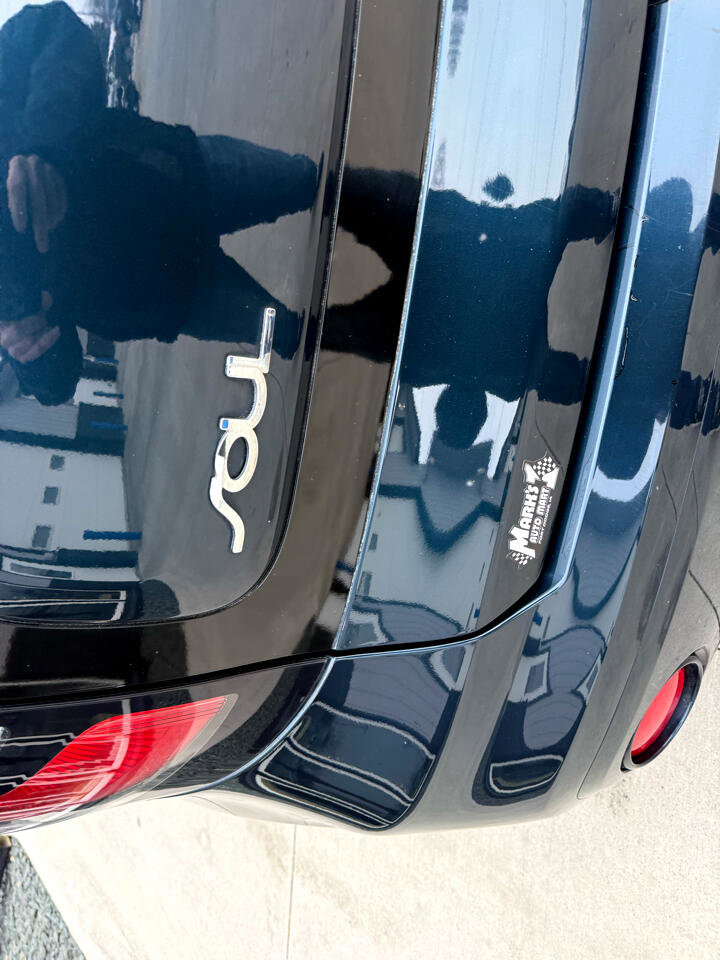 Used 2017 Kia Soul + image 19