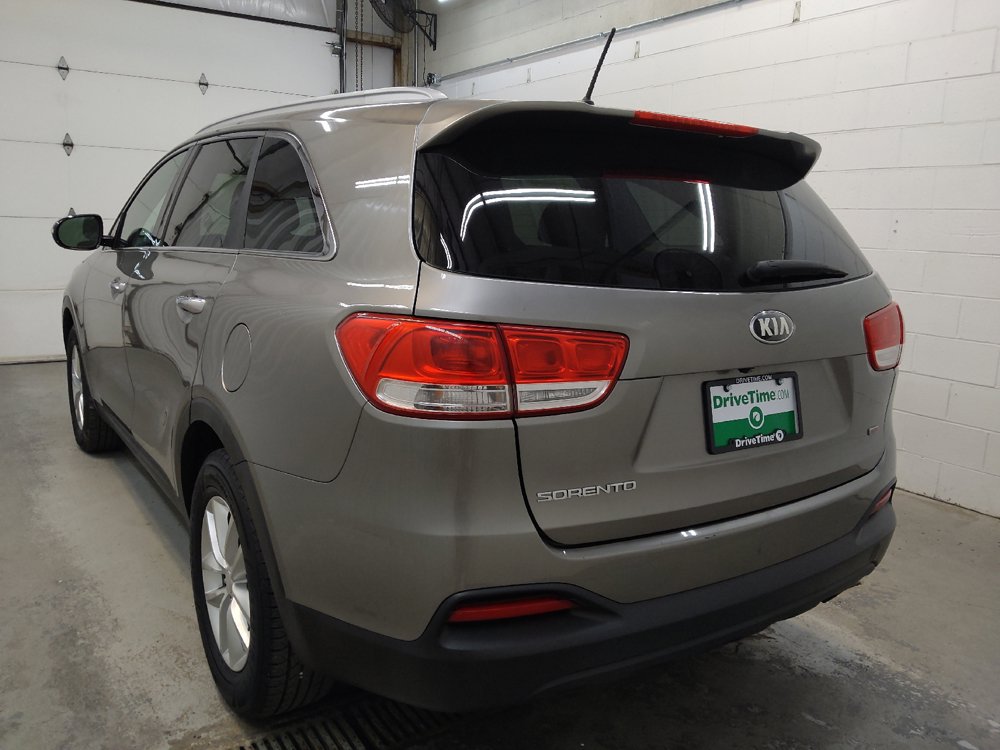 Used 2016 Kia Sorento FWD image 5