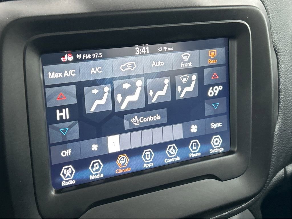 Used 2020 Jeep Renegade Altitude image 27