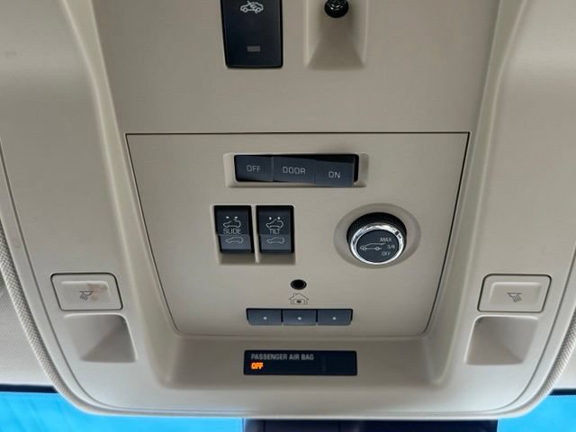Used 2018 GMC Yukon Denali w/ Denali Ultimate Package AWD/4WD image 32