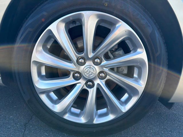 Used 2015 Buick LaCrosse Leather image 6