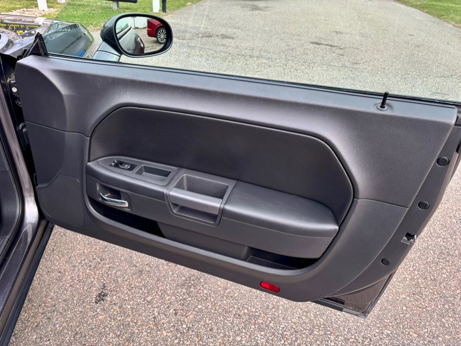 Used 2014 Dodge Challenger R/T image 10