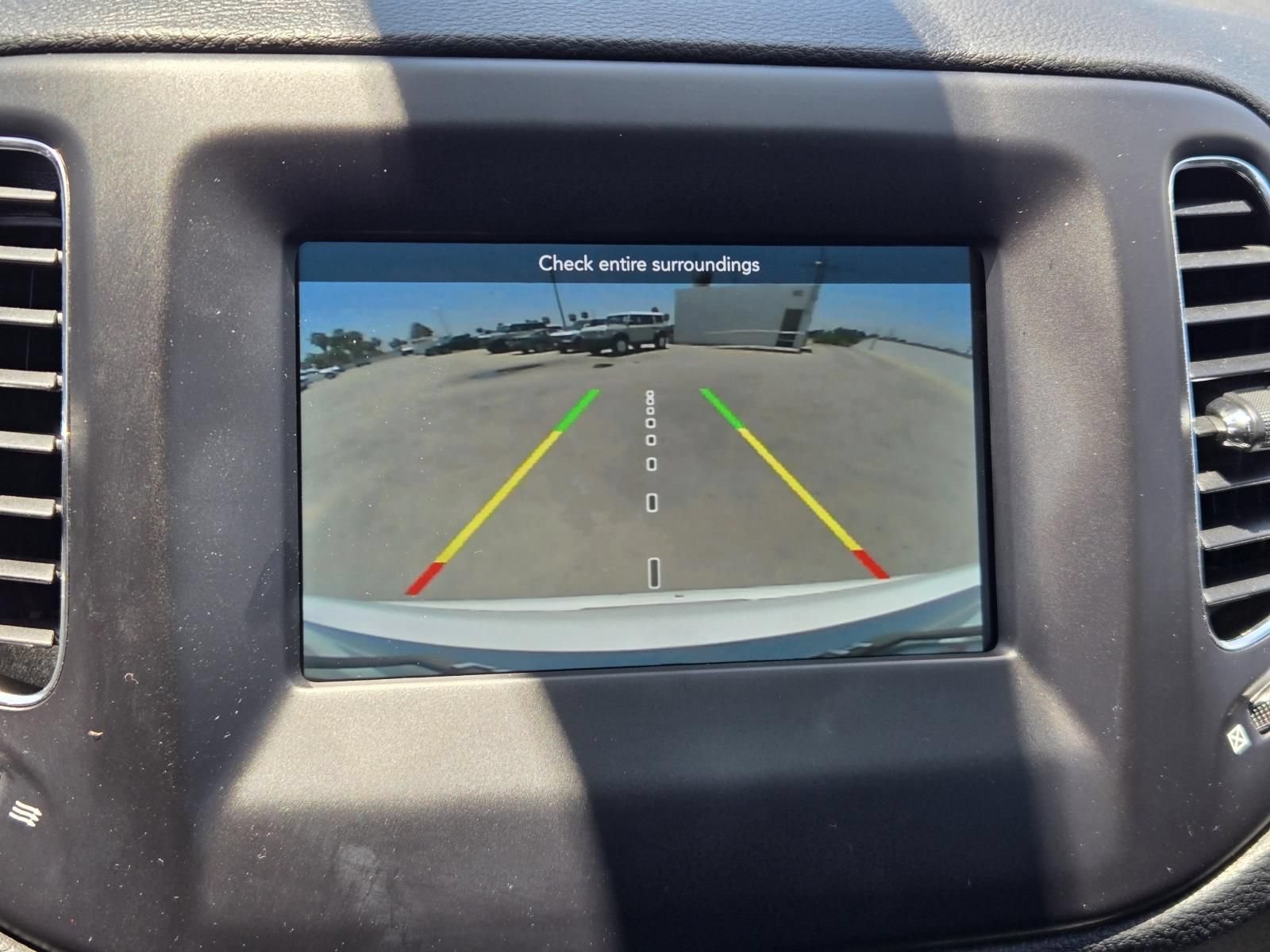 Used 2018 Jeep Compass Latitude w/ Popular Equipment Group FWD image 10