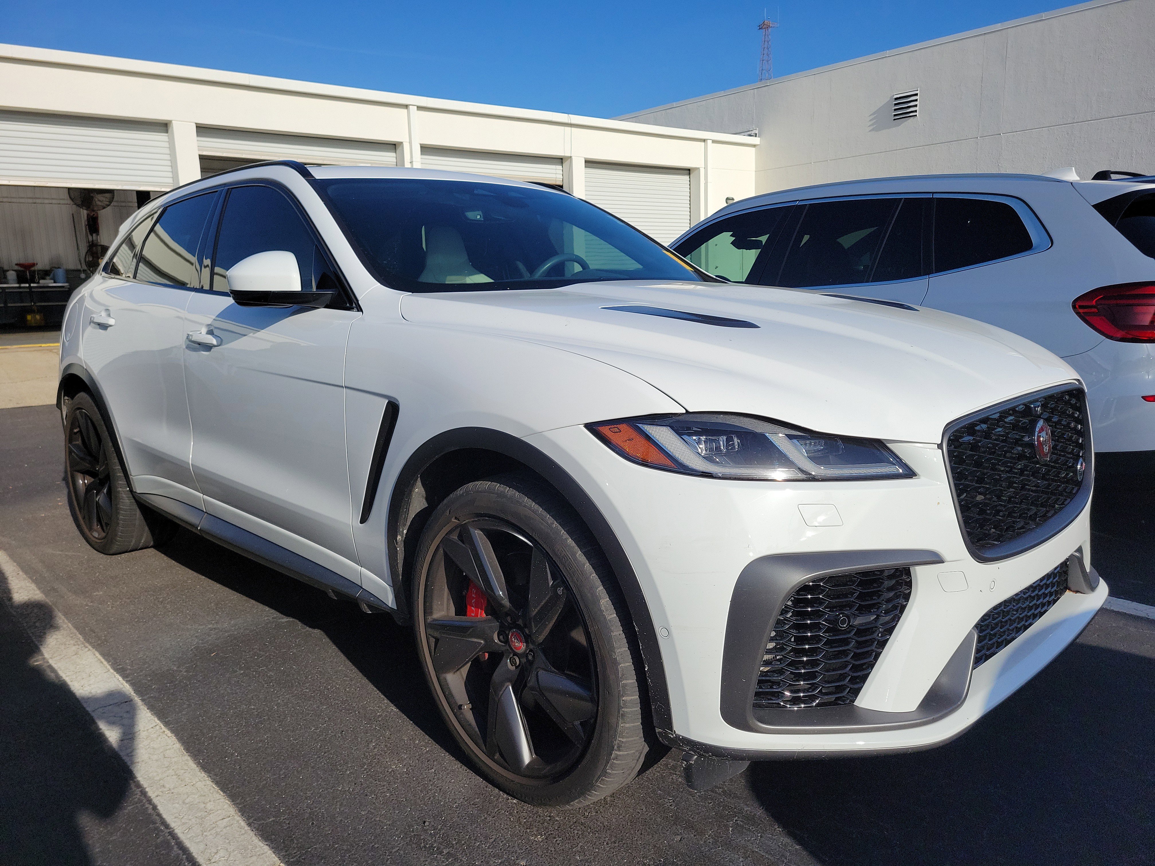 Used 2021 Jaguar F-PACE SVR image 2