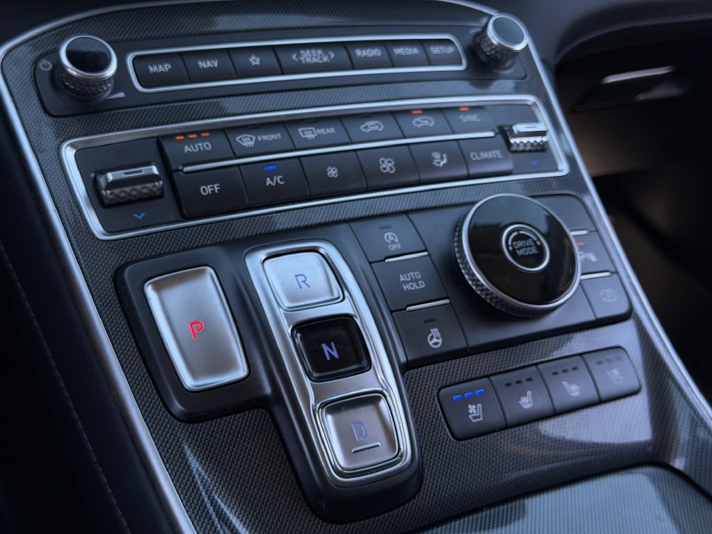 Used 2022 Hyundai Santa Fe Limited FWD image 19