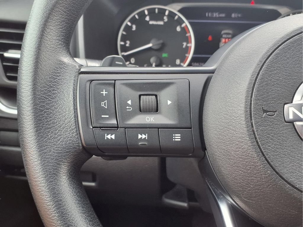 Used 2024 Nissan Rogue SV FWD image 12