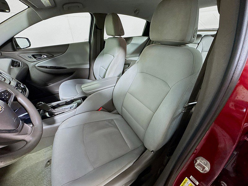 Used 2017 Chevrolet Malibu LT FWD image 11