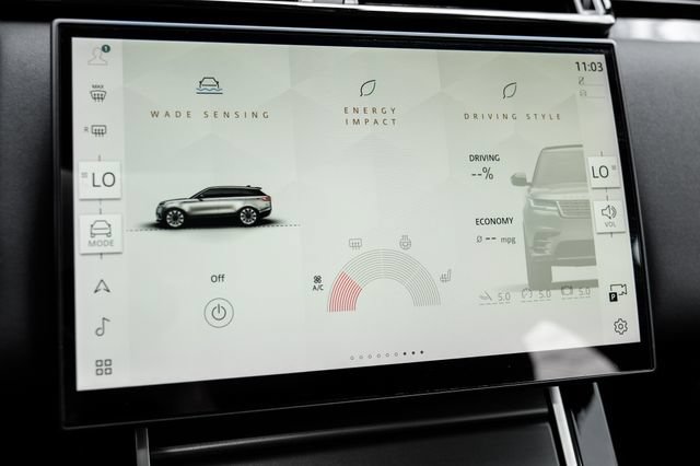 New 2026 Land Rover Range Rover Velar S AWD/4WD image 40