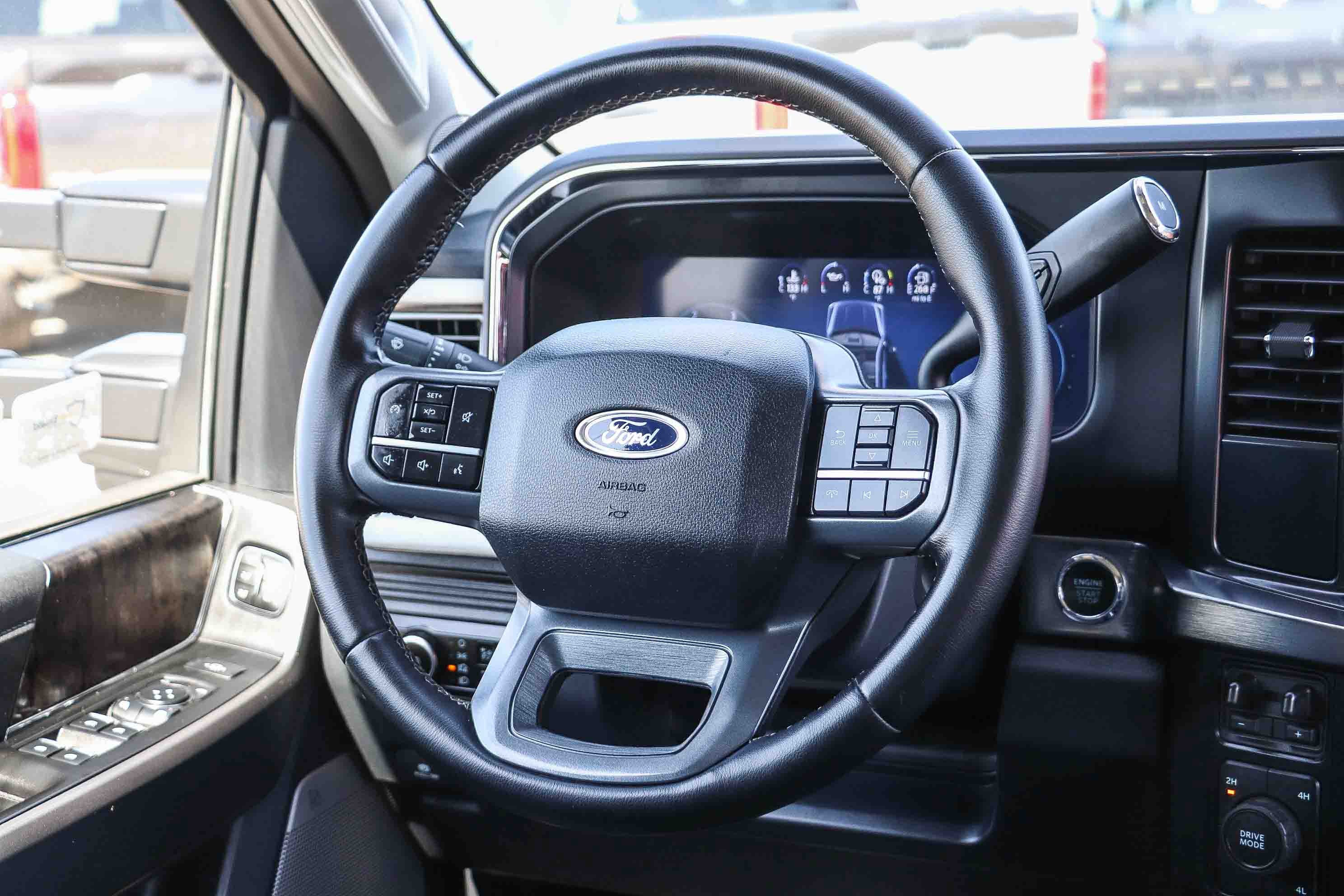 Used 2025 Ford F250 Lariat AWD/4WD image 16