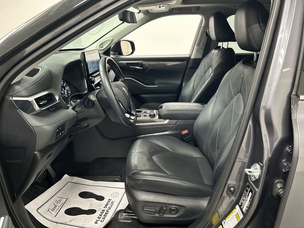 Used 2021 Toyota Highlander Platinum AWD/4WD image 9