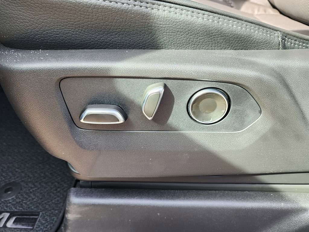 New 2026 GMC Sierra 3500 Denali w/ LPO, Black Badging Package image 21