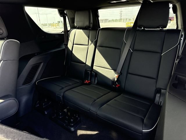 Used 2024 Cadillac Escalade Premium Luxury w/ Performance Package AWD/4WD image 24