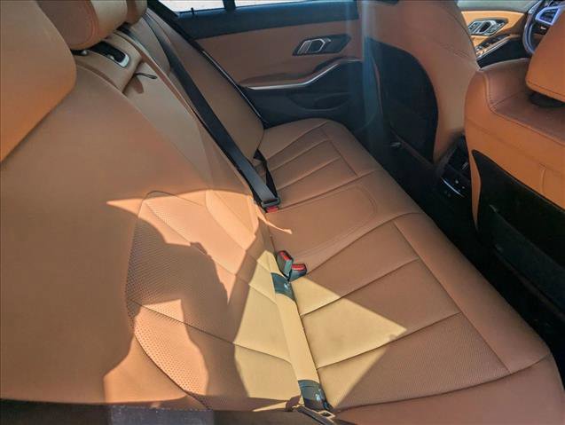 Used 2022 BMW 330i Sedan w/ M Sport Package image 19