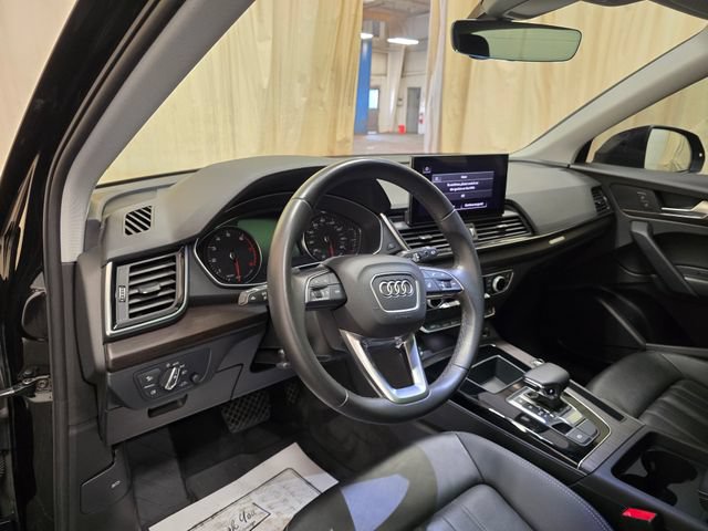 Used 2023 Audi Q5 2.0T Premium w/ Convenience Package AWD/4WD image 16