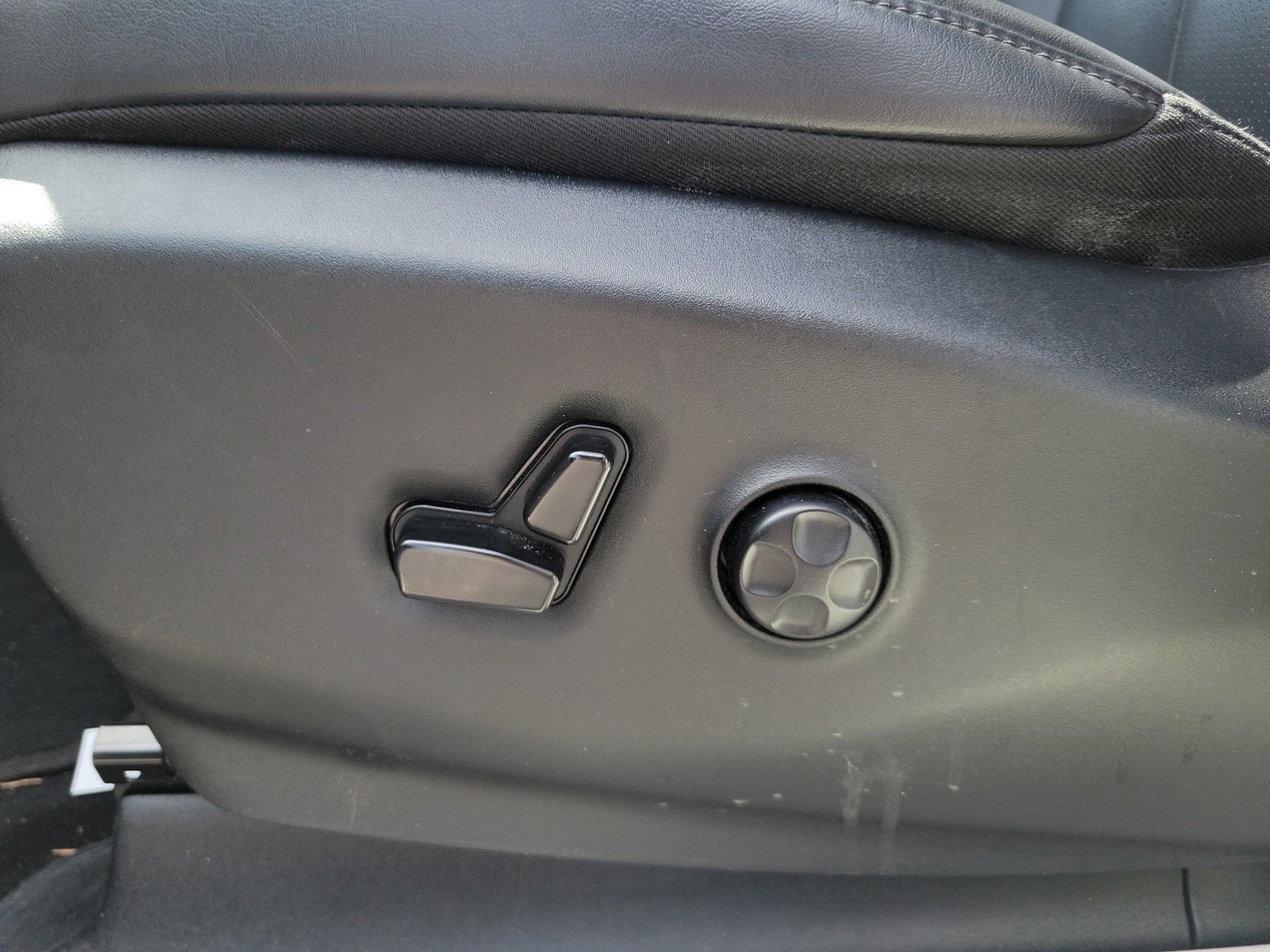Used 2023 Chrysler Pacifica Touring-L FWD image 20