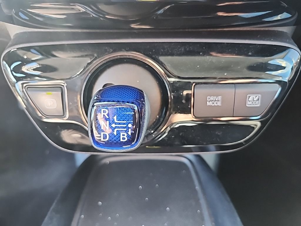 Used 2020 Toyota Prius LE image 22
