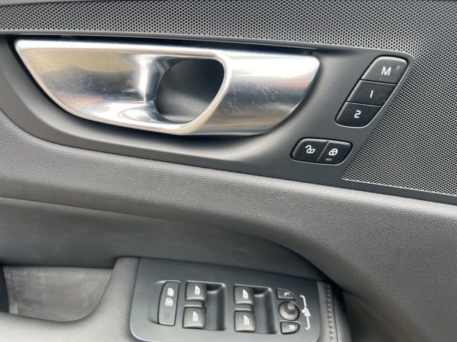 Certified 2025 Volvo XC60 B5 Plus image 26