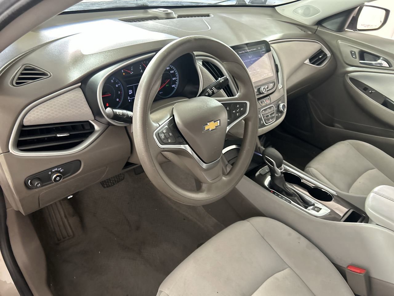 Used 2022 Chevrolet Malibu LT FWD image 12