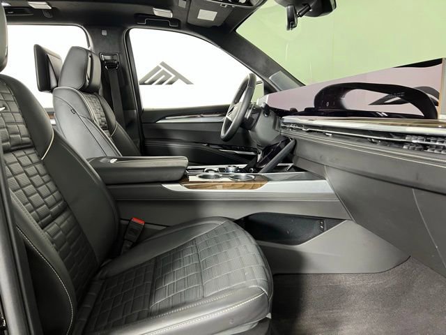 Used 2025 Cadillac Escalade ESV Sport Platinum AWD/4WD image 14