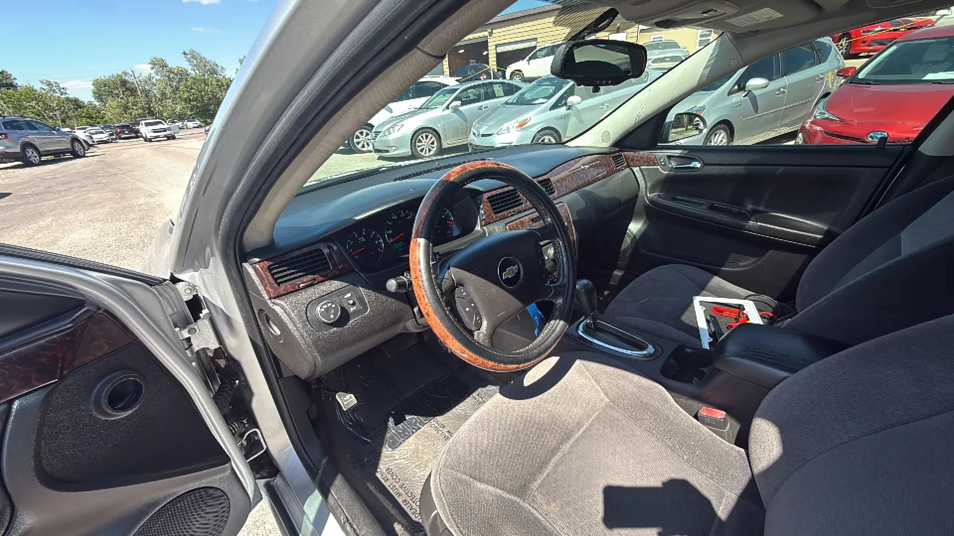 Used 2013 Chevrolet Impala LT w/ LT Sunroof Package FWD image 2
