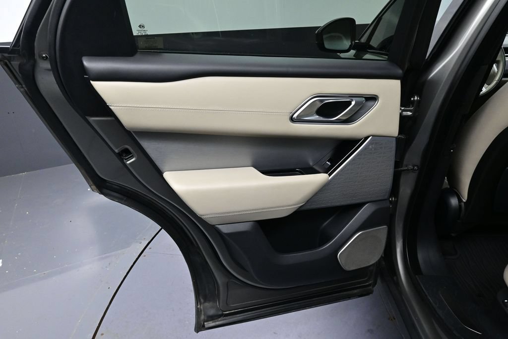 Used 2018 Land Rover Range Rover Velar R-Dynamic HSE AWD/4WD image 26