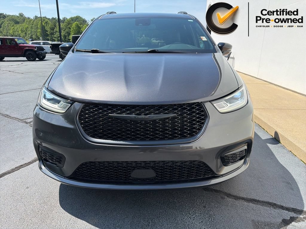 Certified 2023 Chrysler Pacifica Limited w/ Uconnect Theater Family Group AWD/4WD image 15