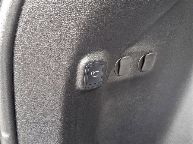 Used 2021 Jeep Cherokee Limited image 31