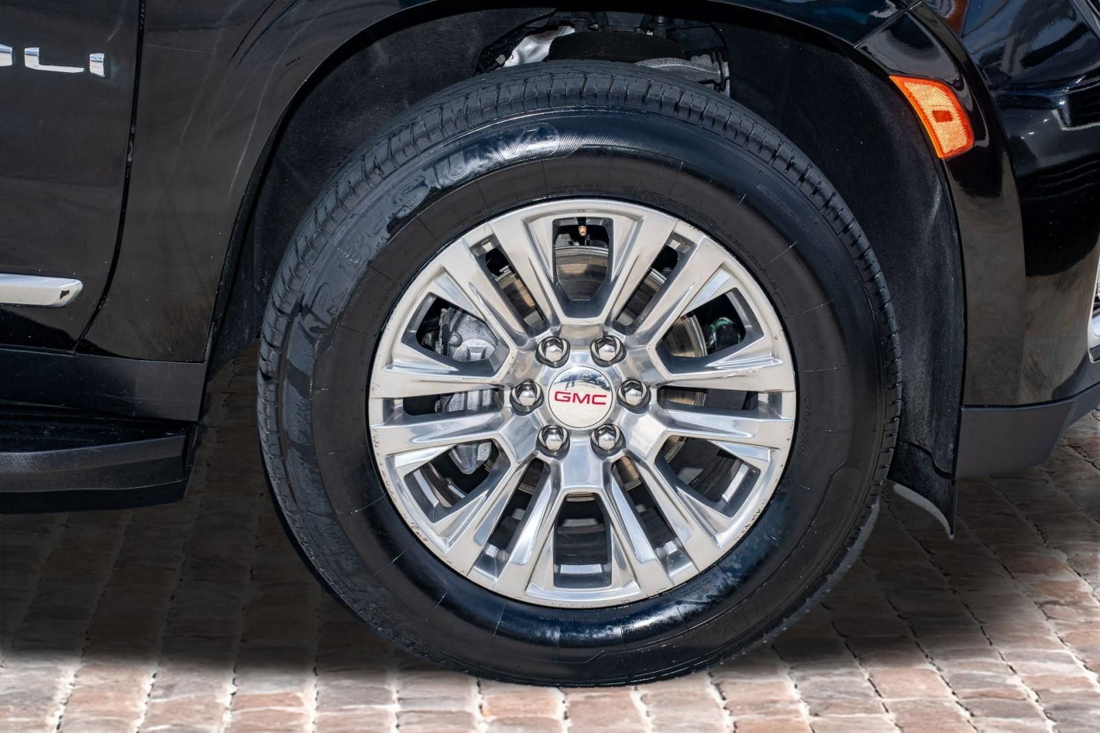 Used 2024 GMC Yukon XL Denali image 43