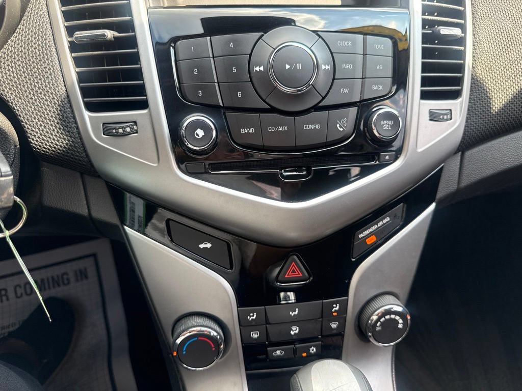 Used 2015 Chevrolet Cruze LT FWD image 34