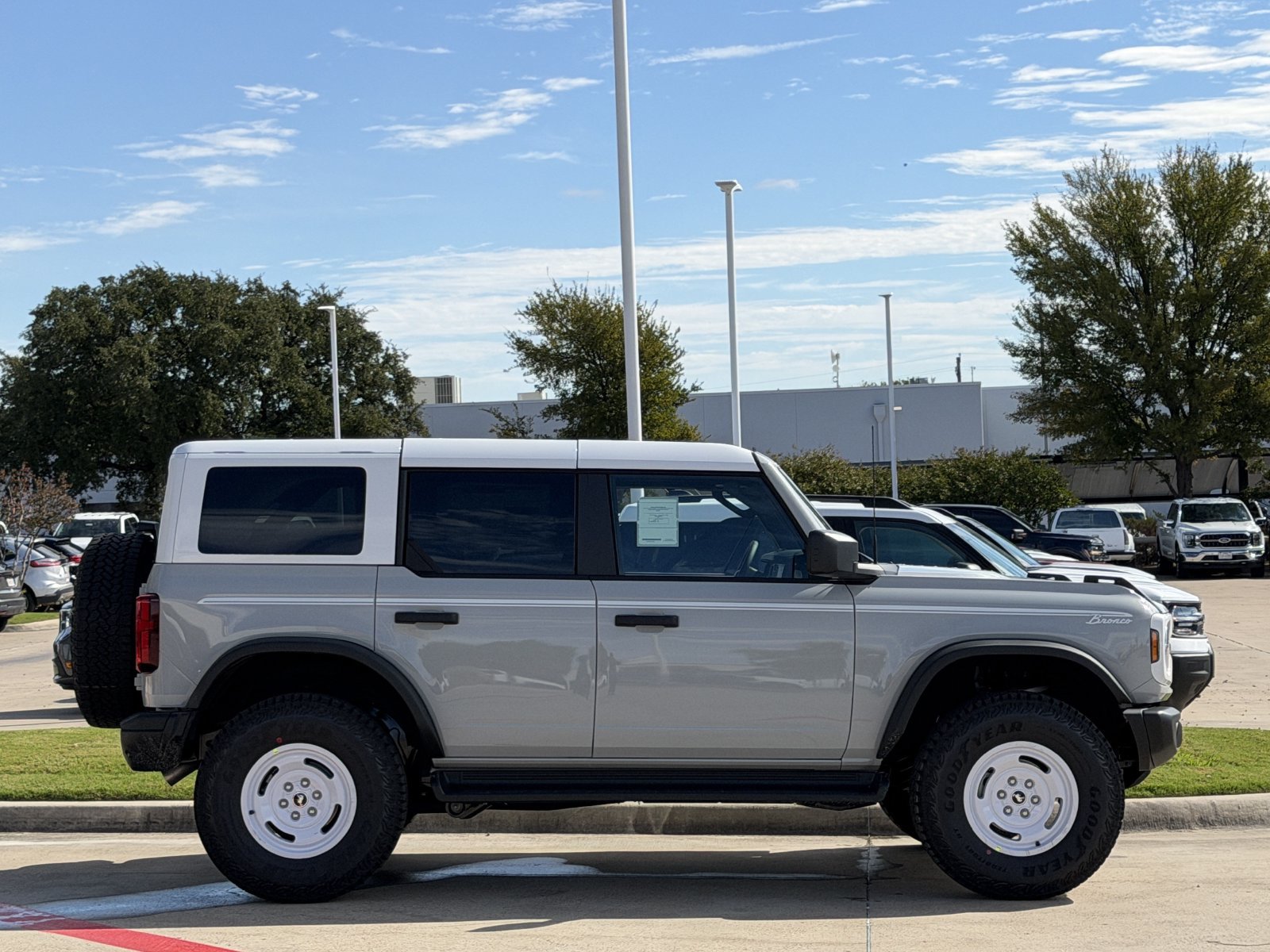 New 2026 Ford Bronco Heritage Edition AWD/4WD image 3