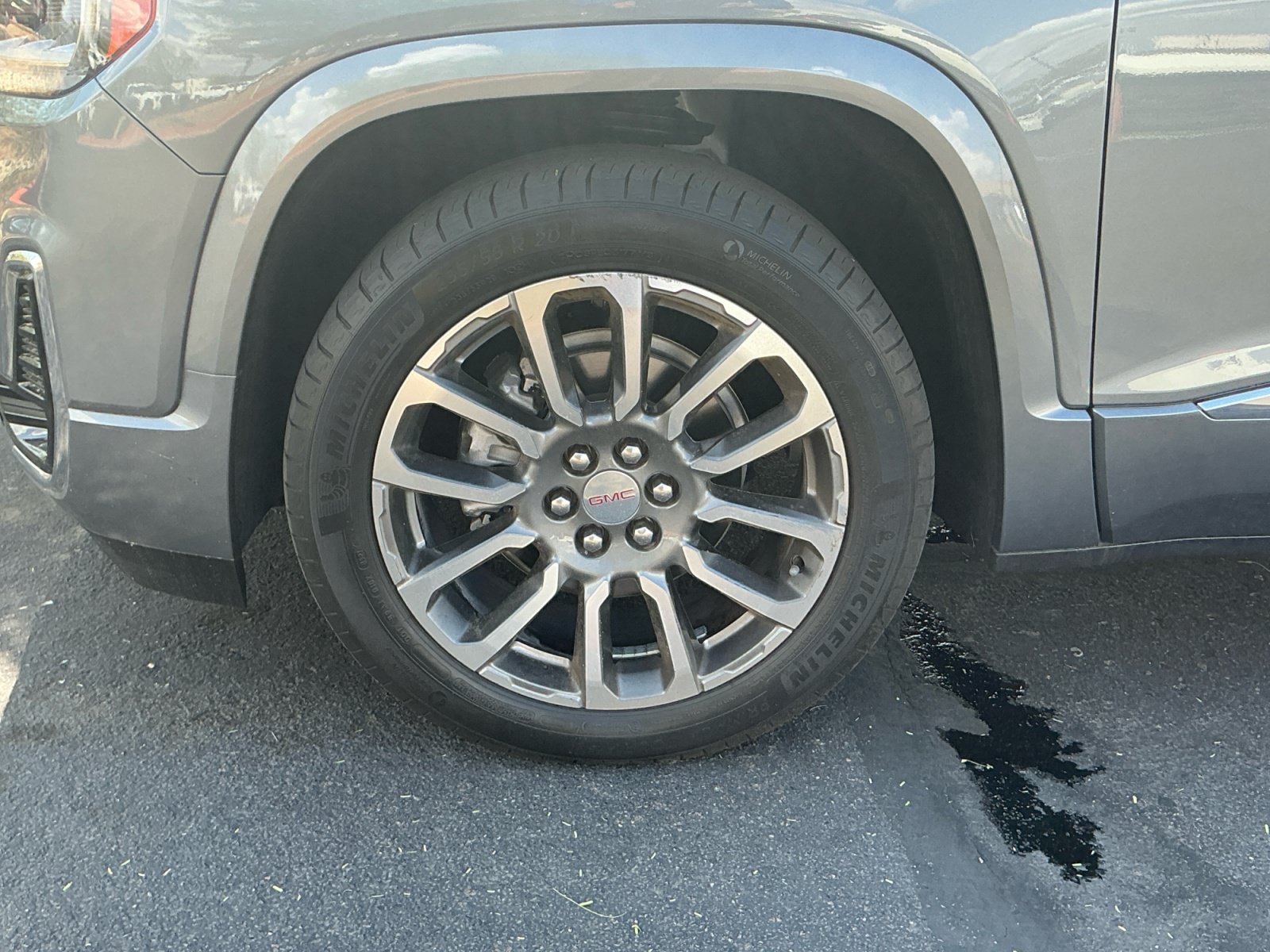 Used 2021 GMC Acadia Denali w/ Denali Ultimate Package AWD/4WD image 25