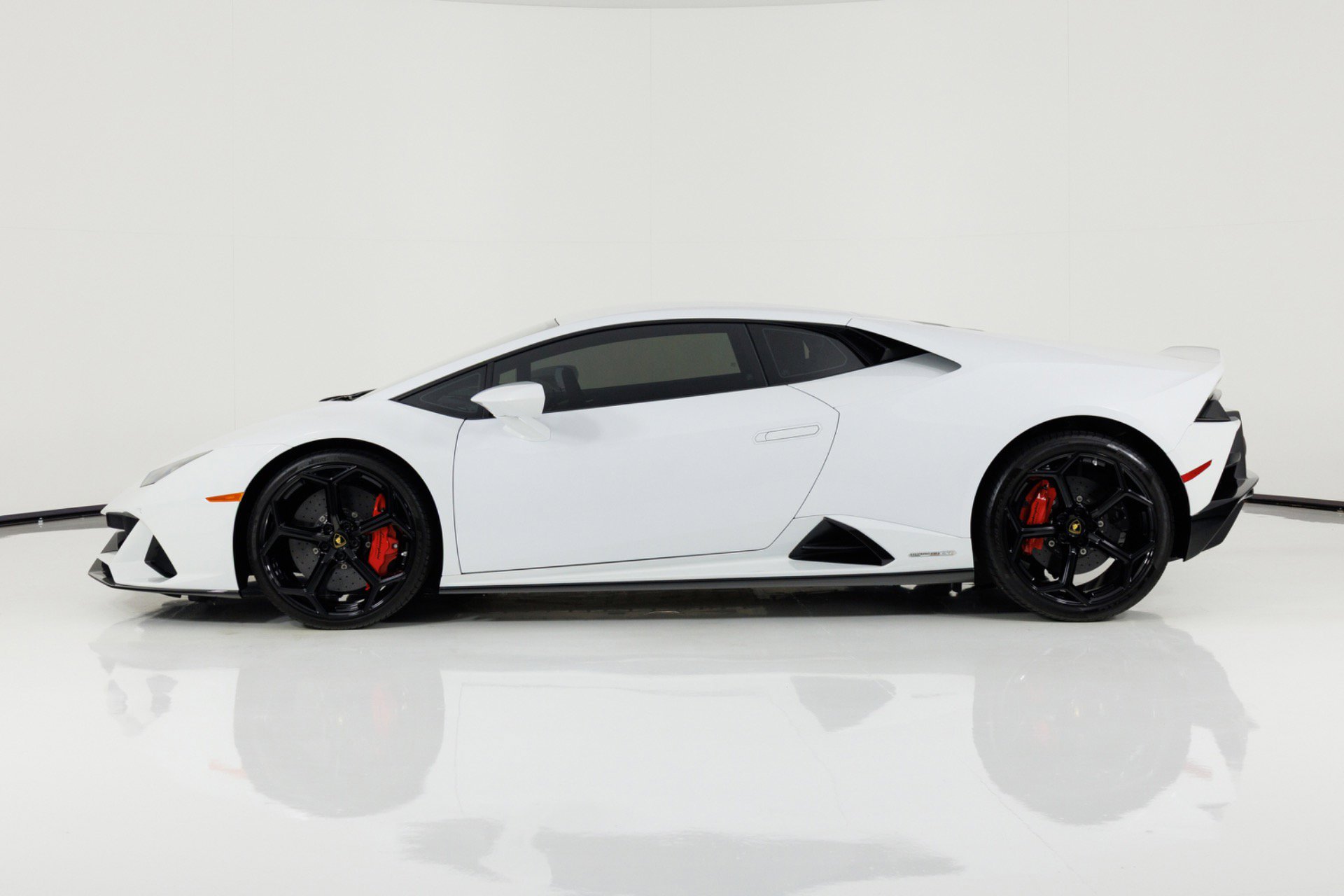 Used 2020 Lamborghini Huracan EVO AWD/4WD image 6