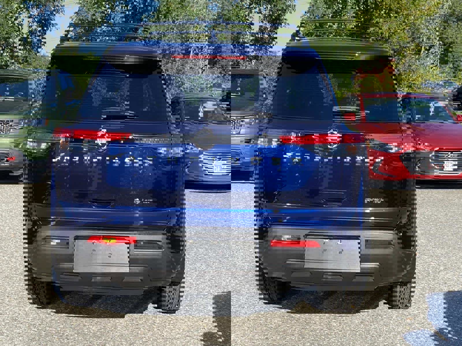 Used 2022 Nissan Pathfinder SV image 4