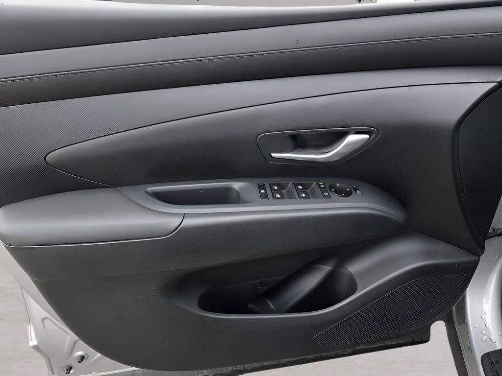 Certified 2025 Hyundai Tucson SEL FWD image 17