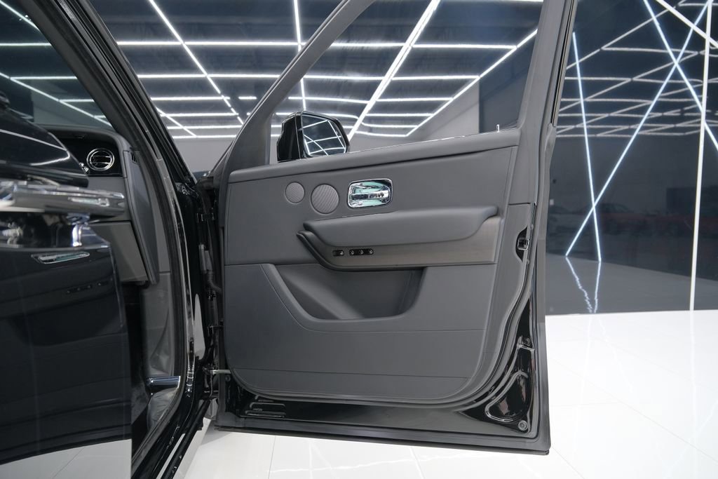 Used 2026 Rolls-Royce Cullinan image 45