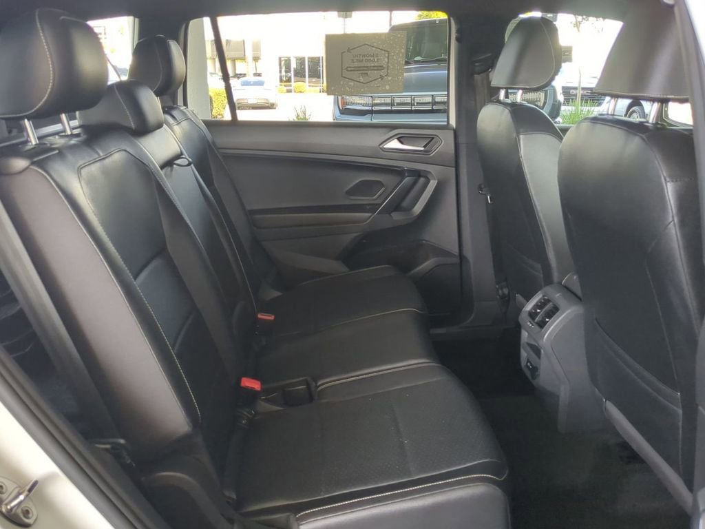 Used 2021 Volkswagen Tiguan SE R-Line FWD image 28