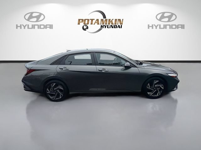 Certified 2025 Hyundai Elantra Sport FWD image 4